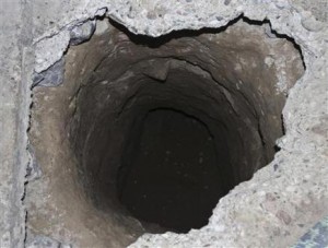 evasi-detenuti-scavato-tunnel