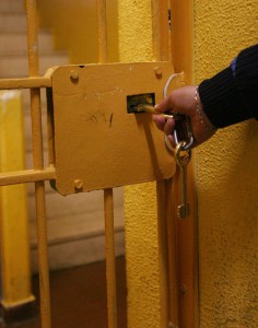 80858 galera carcere canton mombello e guardie carcerarie